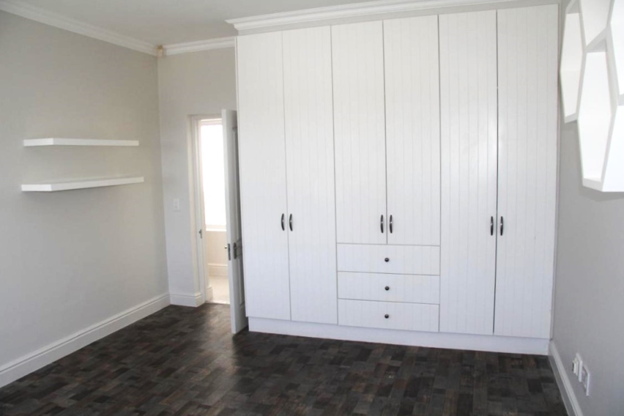 5 Bedroom Property for Sale in Whale Rock Western Cape